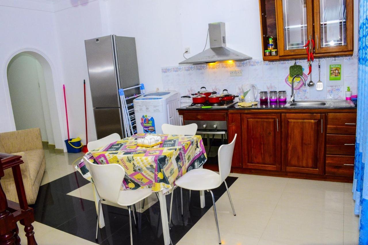 Elsy Villa Negombo Esterno foto